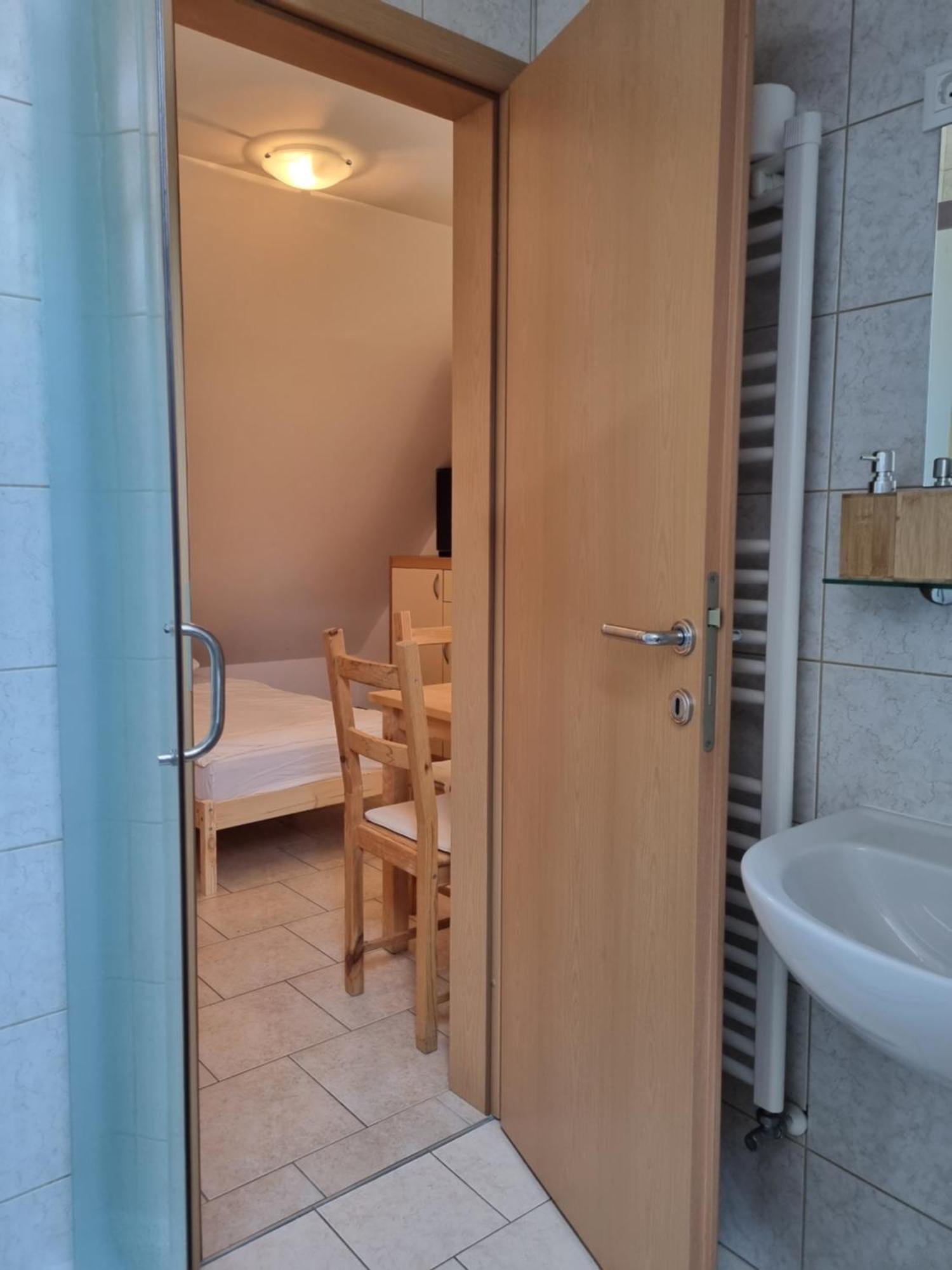 Apartmaji Pri Ticelnu โบเว็ก ภายนอก รูปภาพ